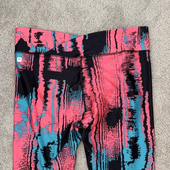 Fabletics Winn Printed Capri Length Mid Rise Crossover Leggings Womens Large - Picture 4 of 5